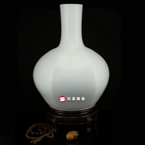 六棱天球瓶——中圣青玉骨瓷瓶