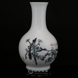 画家赵炳生陶瓷艺术作品中圣青玉瓷花瓶