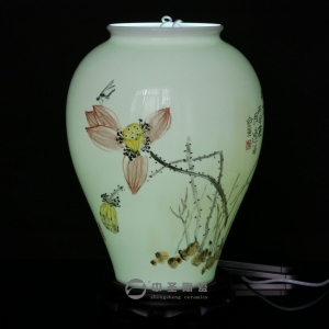 画家赵炳生陶瓷艺术作品中圣青玉瓷花瓶